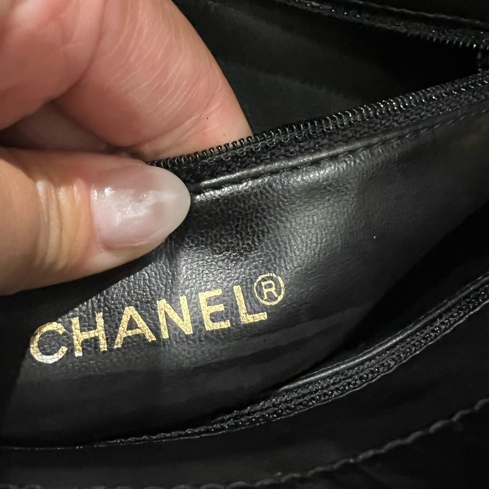 24k gold hardware Chanel vintage tote bag - Picture 15 of 17